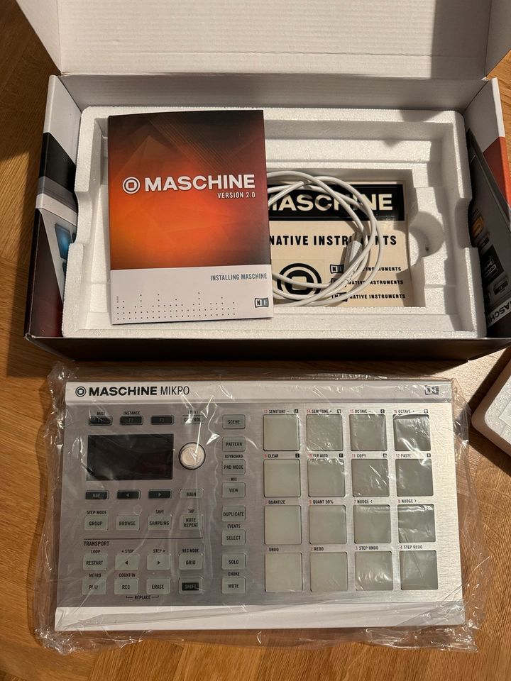 Native Instruments Maschine Mikro MK2 Synthesizer Drum Computer in Leipzig