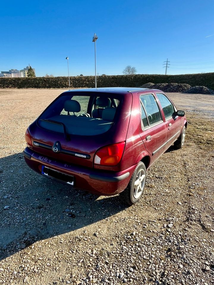 Mazda 121. 1.3 Comfort in Ostfildern