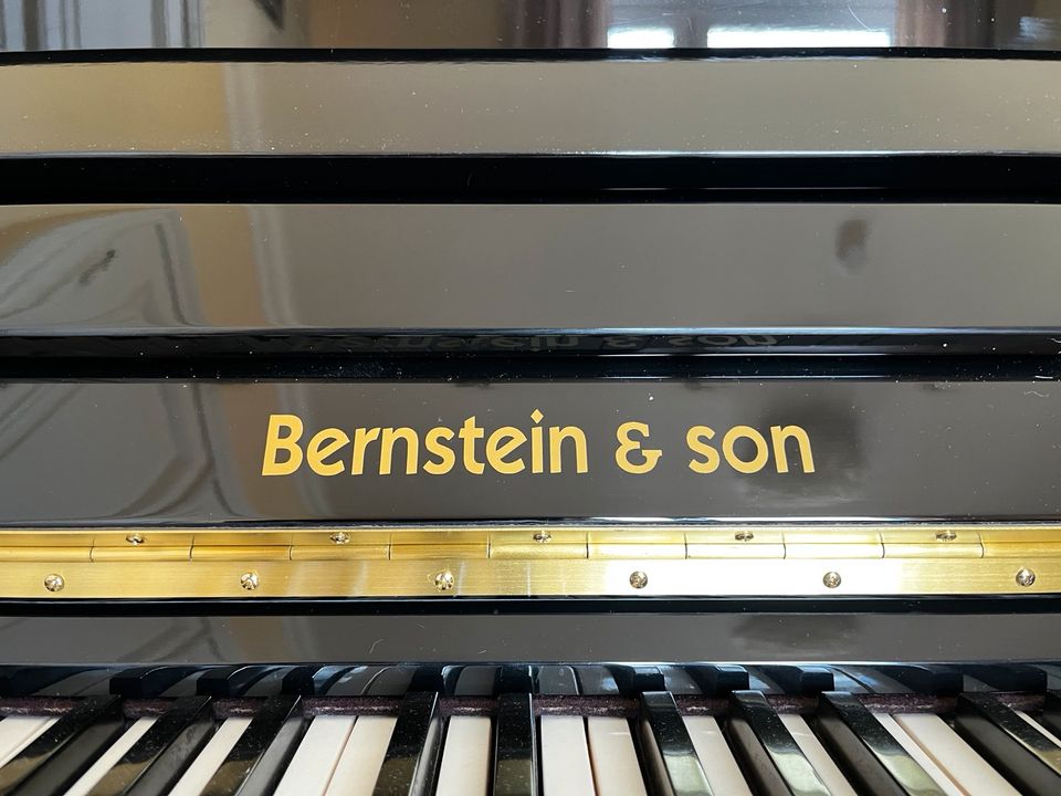 Klavier Bernstein & son schwarz in Lübeck