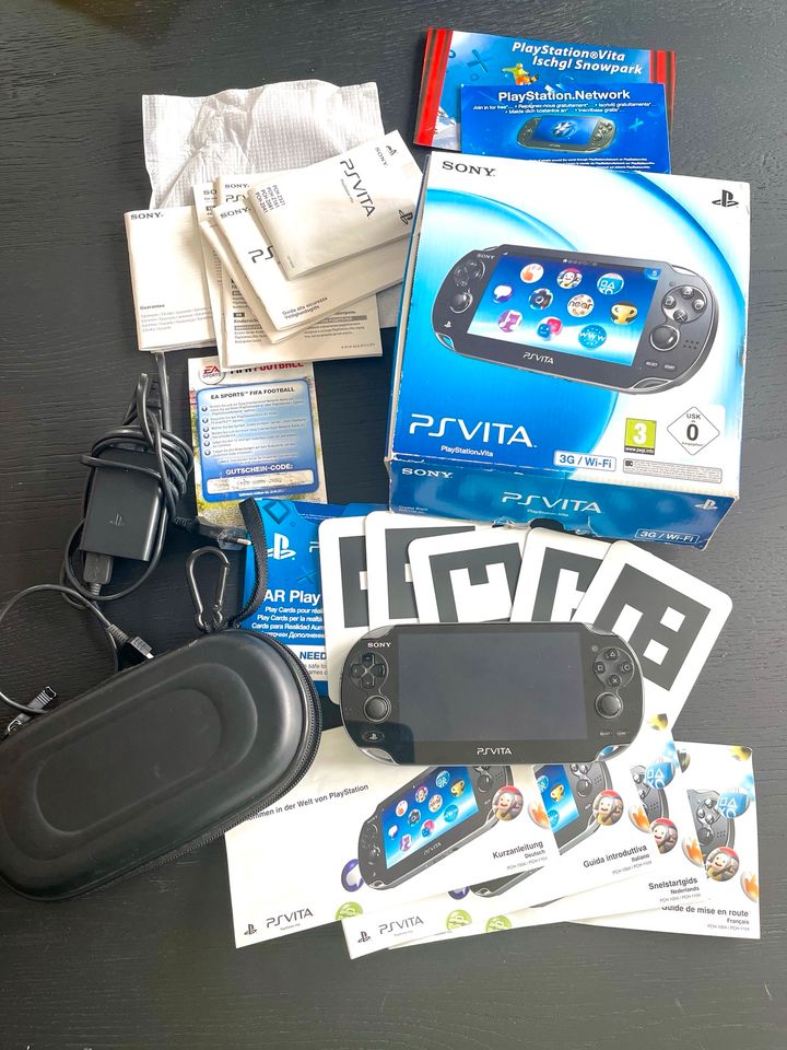 Sony PS Vita in Originalverpackung und mit zehn Spielen in Krefeld