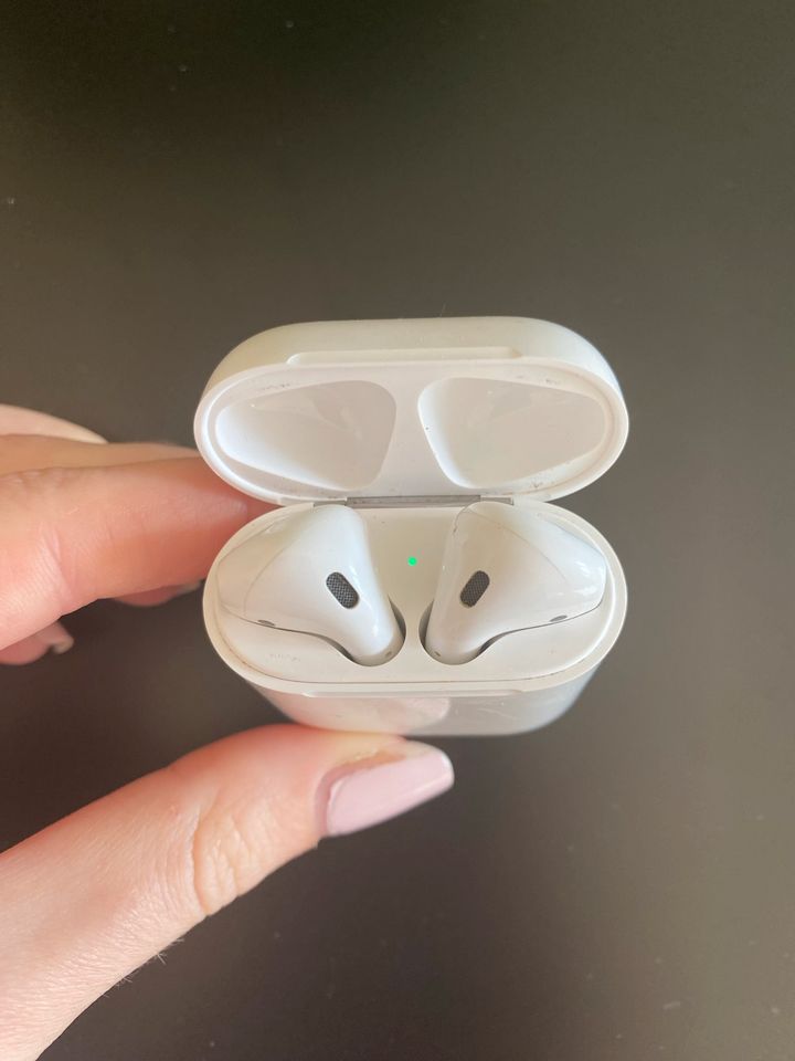 Apple AirPods 2. Generation in Ear Kopfhörer (defektes Mikrofon) in Nürnberg (Mittelfr)