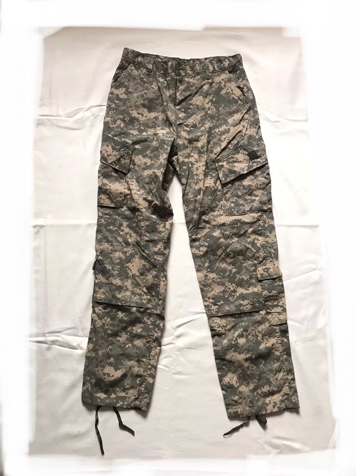 US Army  ACU Hose Gr. M/L Flame Resistant in Suhl