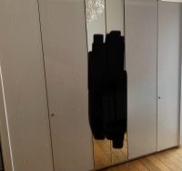 Großer geräumiger Kleiderschrank mit Spiegeltür Hessen - Wiesbaden Vorschau