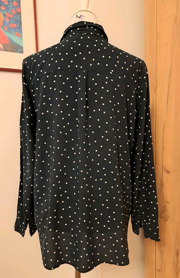 Bluse Polka dot blau Gr 44 in Berlin