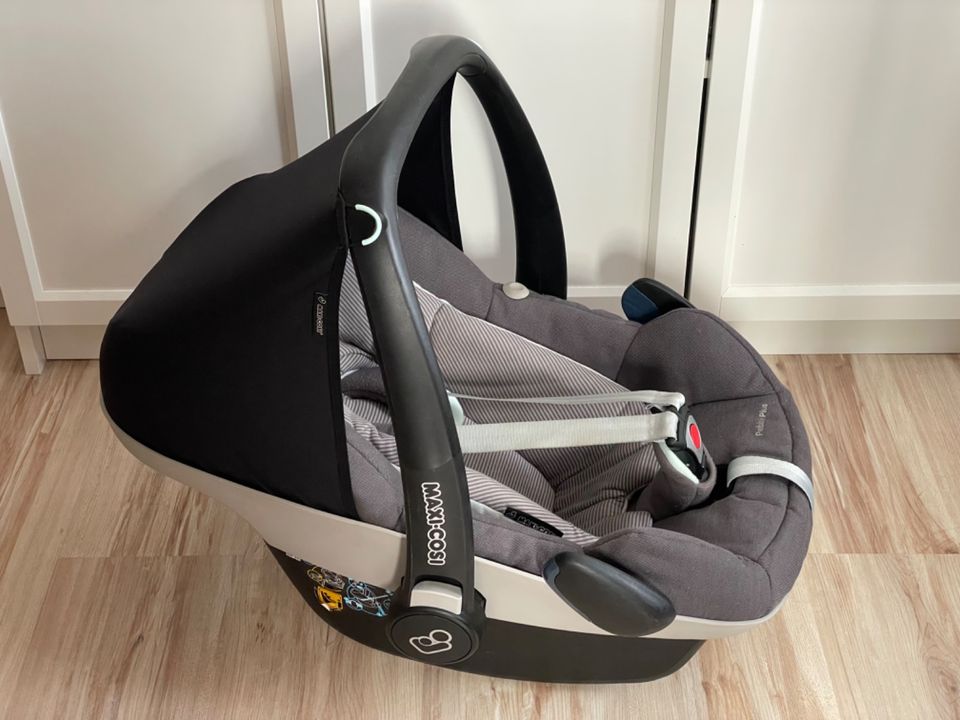 Maxi Cosi Pebble Plus Babyschale in Dortmund