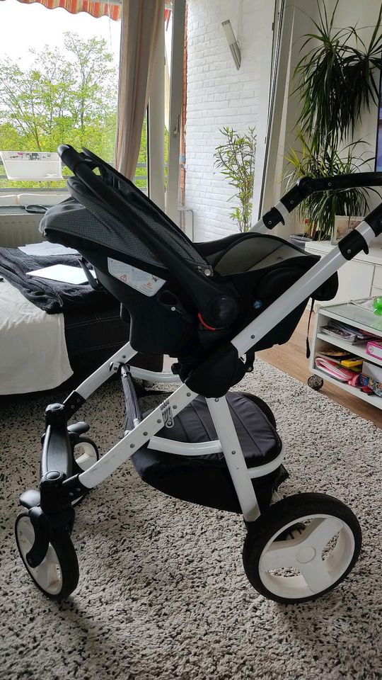 Kinderwagen 3 in 1 in Neuss