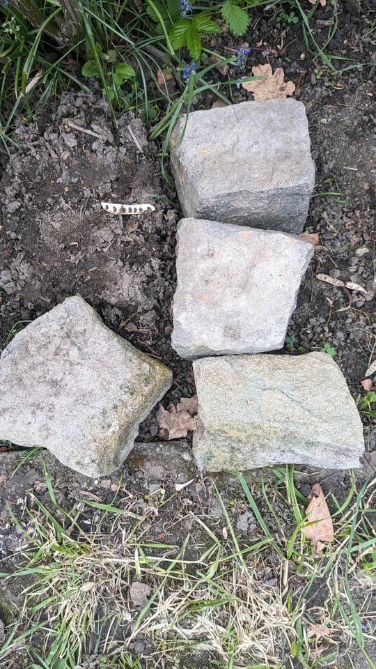 Ab 1€ Granit Steine große kleine Naturstein Mauer Findling in Leipzig