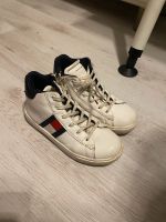 Kinderschuhe Tommy Hilfiger  Gr.34 Nordrhein-Westfalen - Neuss Vorschau