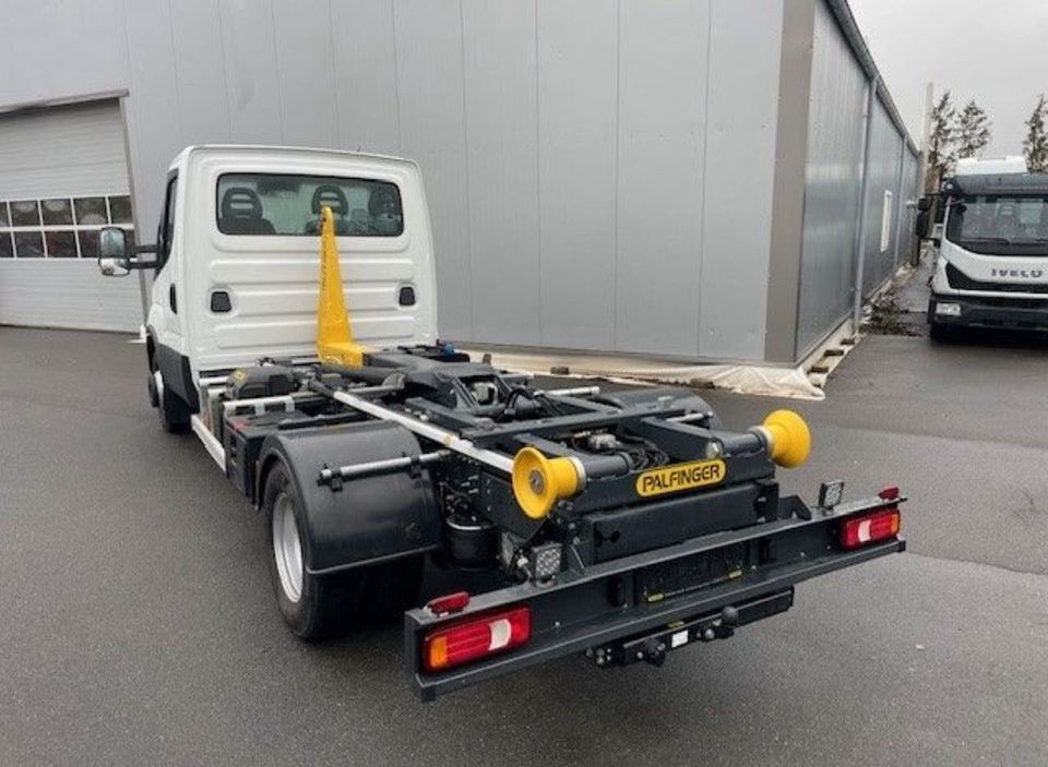 Iveco Daily 70C18H/P Palfinger Abrollkipper in Kassel