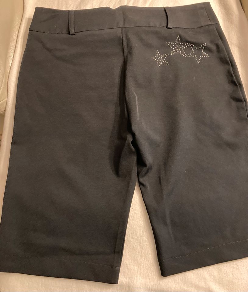 Bermudas Shorts schwarz Gr. 36 in Hannover