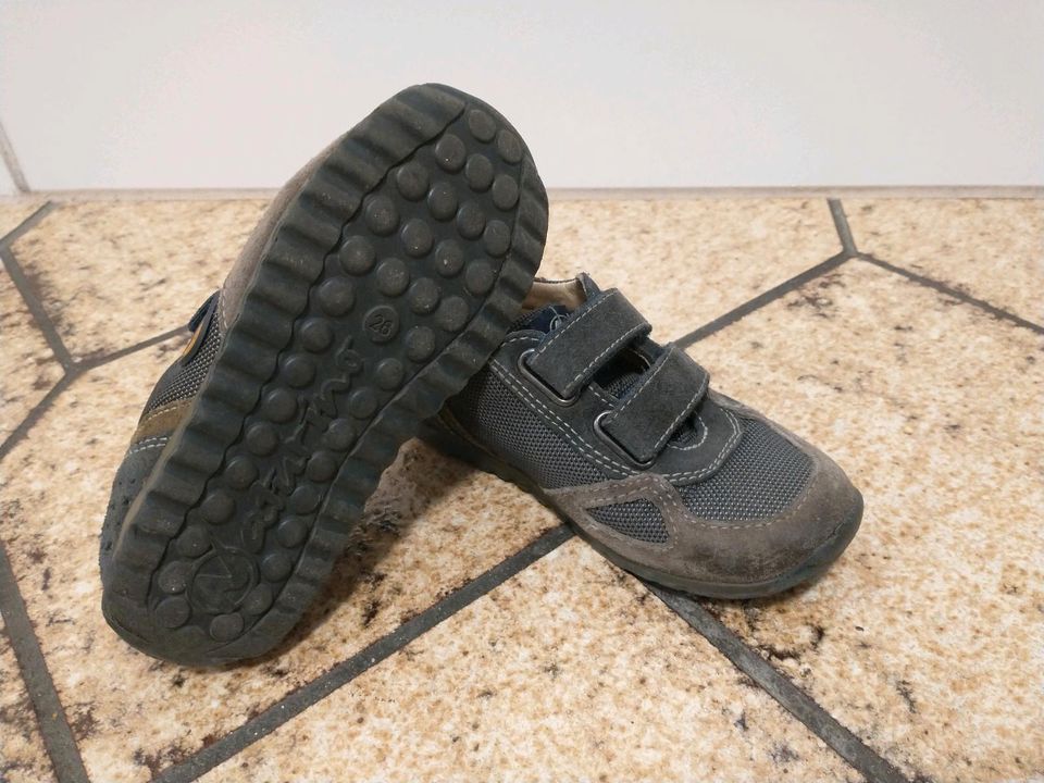 Naturino Sneakers Turnschuhe Gr. 26 in Eichenau