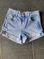 Bershka Jeans Shorts / kurze Hose Größe 34 Nordrhein-Westfalen - Mülheim (Ruhr) Vorschau