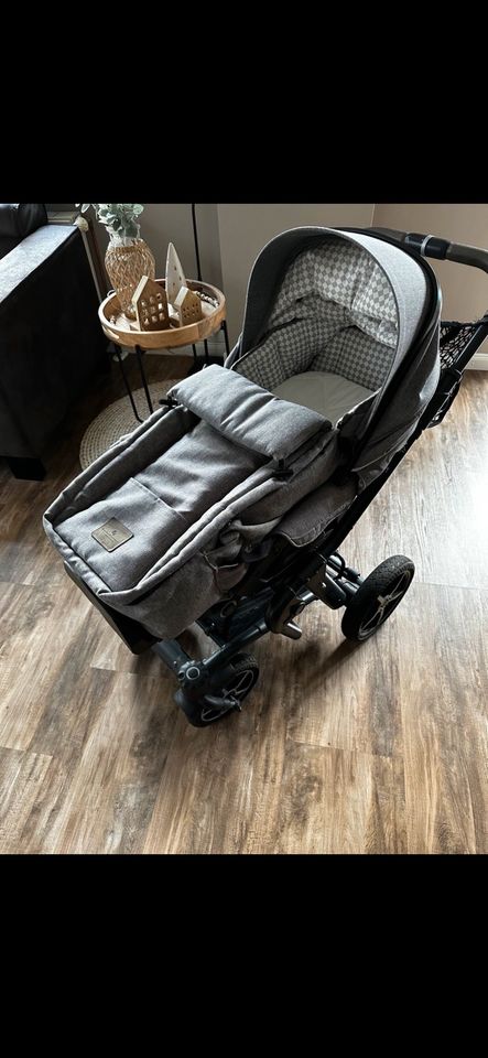 Hartan Sky GTS Bellybutton Kinderwagen in Uplengen