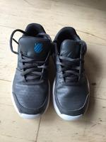 K-Swiss Hallen Tennisschuhe grau indoor Gr 36 Baden-Württemberg - Rutesheim   Vorschau