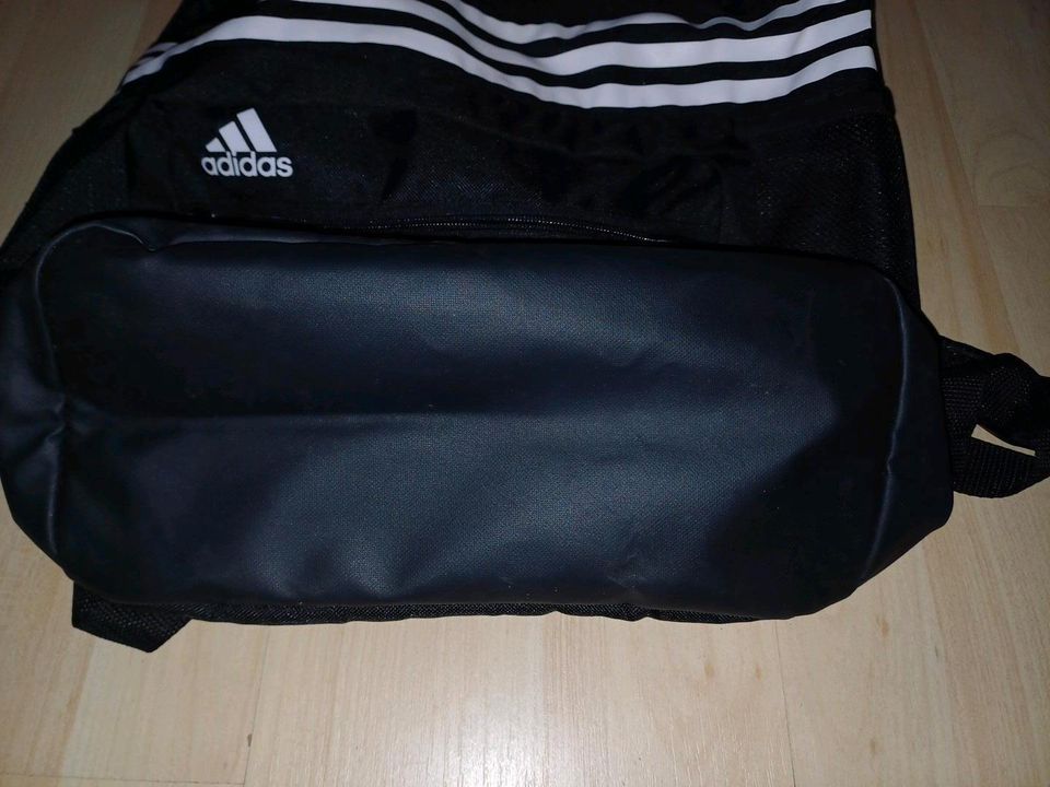 Addidas Bundesliga Rucksack S und Cap OSFW Neu in Vaalermoor 