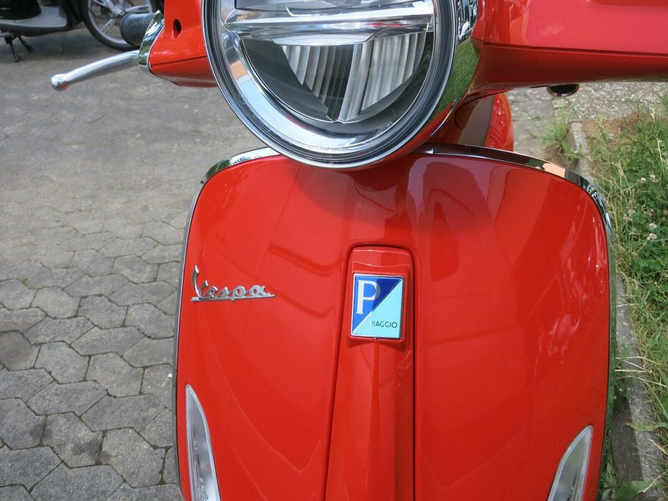 Vespa Primavera 50,400.- gespart, NEU, LED, 12" Euro 5, in orange in Mellrichstadt