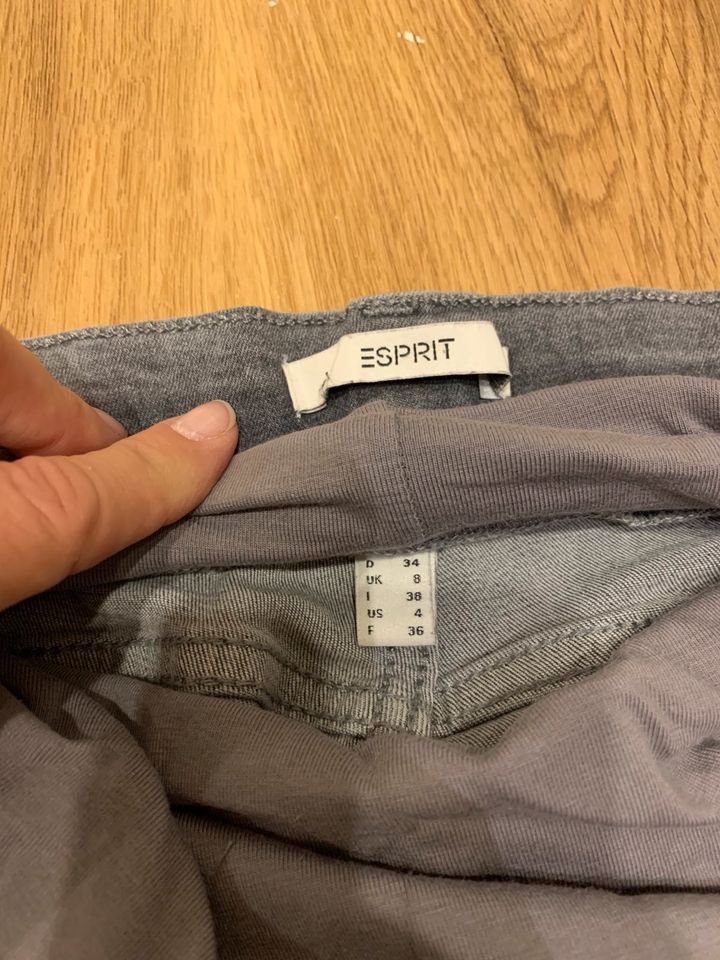 MAMA Umstandshose Jeans Gr. 34/36 Esprit NEU in Böhlen