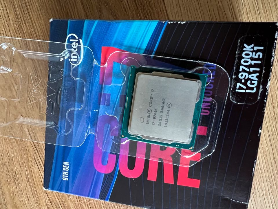 Intel I7 9700K 9TH GEN LGA1151 UNLOCKED in Villingen-Schwenningen