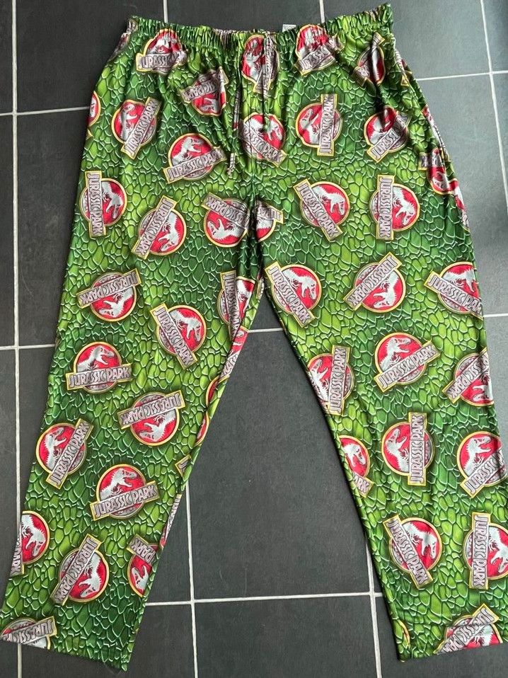 JURASSIC PARK Freizeithose xxl in Garching an der Alz