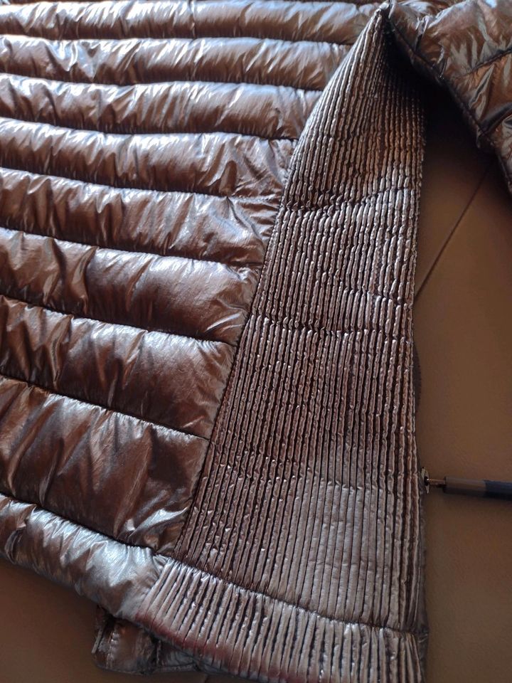 Superdry Winterjacke gr. 36, neuwertig in Diepholz