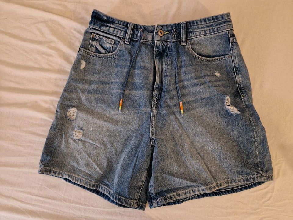 Jeans Shorts WAIST 30 in Hamburg