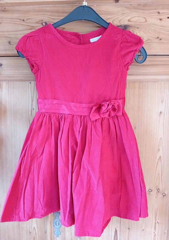 Kleid Sommer Fest Schulanfang Einschulung Babycord Gr. 122 in Lugau