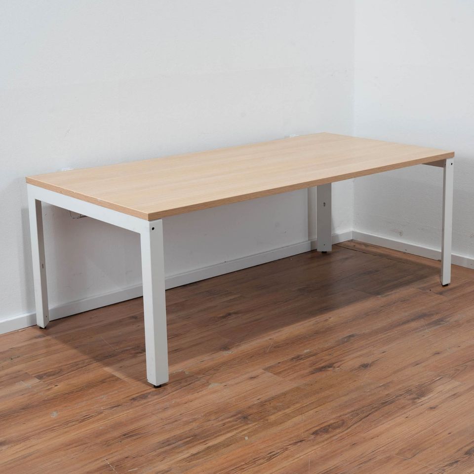 Herman Miller Schreibtisch Buche 160 x 80 cm - Gestell weiß in Griesheim