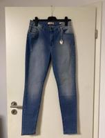 Guess Jeans in blau NEU - Größe L Nordrhein-Westfalen - Rheine Vorschau