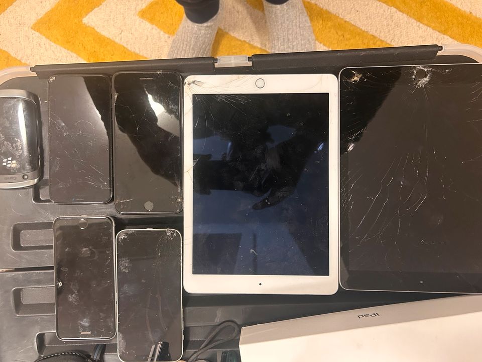 iPad iPhones defekt in Homburg