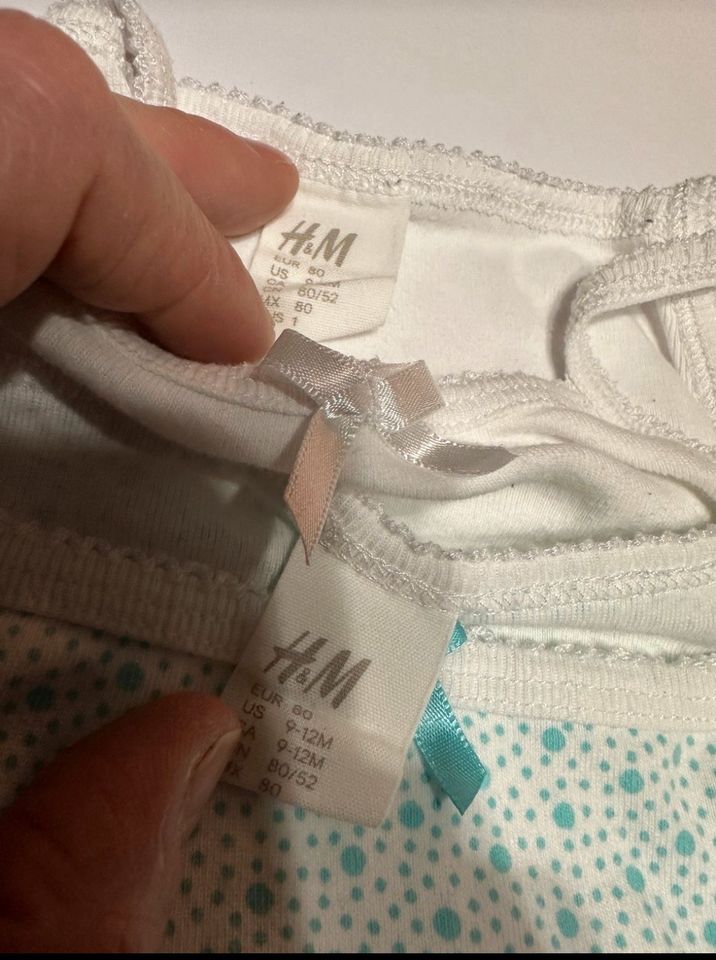 Trägerbody 2x h&m neuwertig Gr. 80 in Aurachtal