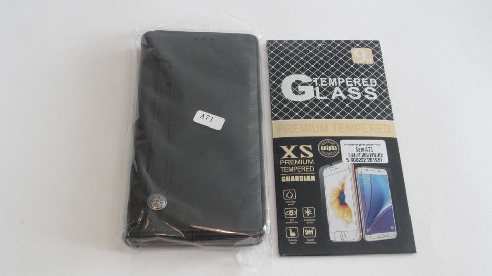 Samsung Galaxy A71 Set: Schwarze Buchtasche Hülle & Schutzglas 9H in Köln