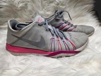 Nike Free TR 6 Sneaker Sachsen - Oelsnitz/Erzgeb. Vorschau