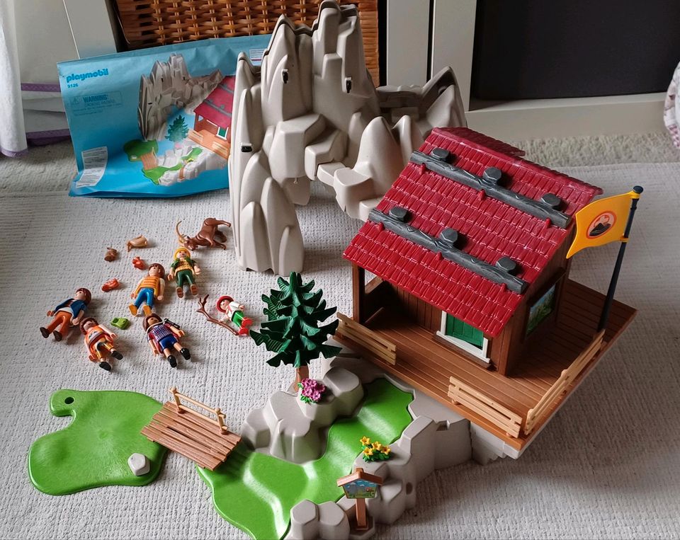 Playmobil 9126 Berghütte mit Berg und etwas Zubehör in Uelzen