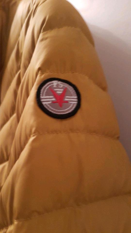 Fuchs & Schmitt maisgelbe kurze leichte Daunenjacke Gr.42 NEU in Bad Orb
