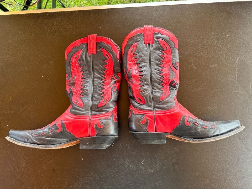 Cowboy Stiefel, schwarz rot gr. 40 in Sauensiek