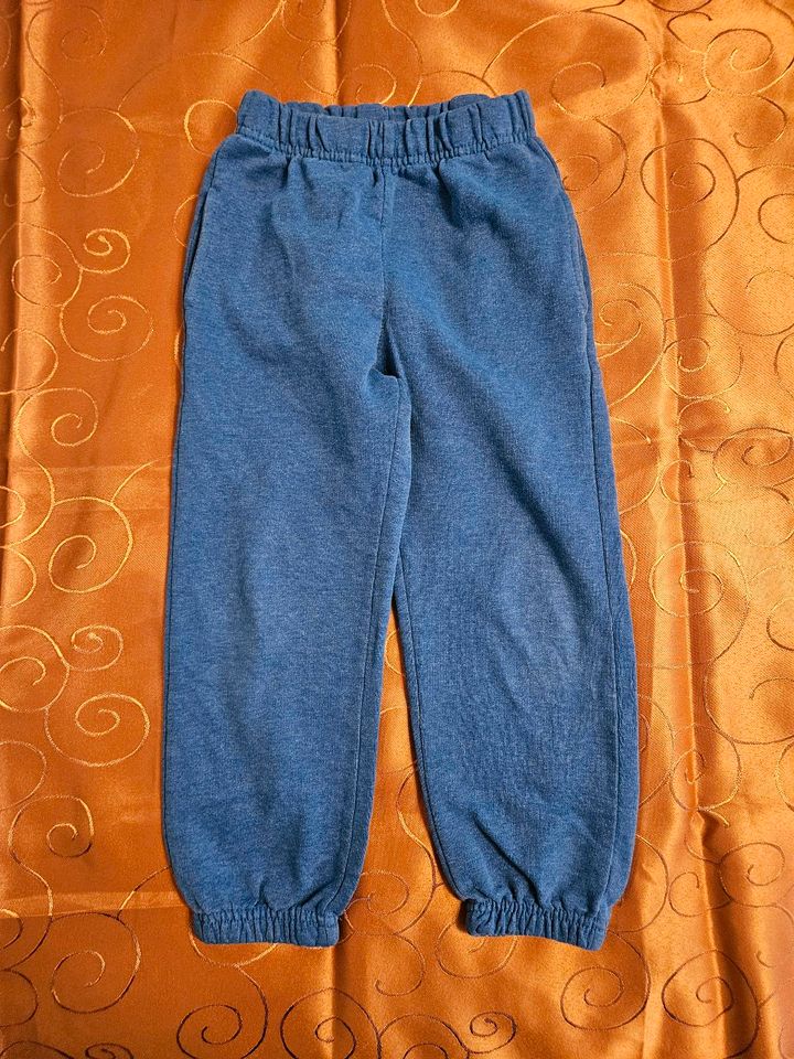 6 teiliges Kleidungspaket Jungen gr. 98/104 in Philippsthal (Werra)