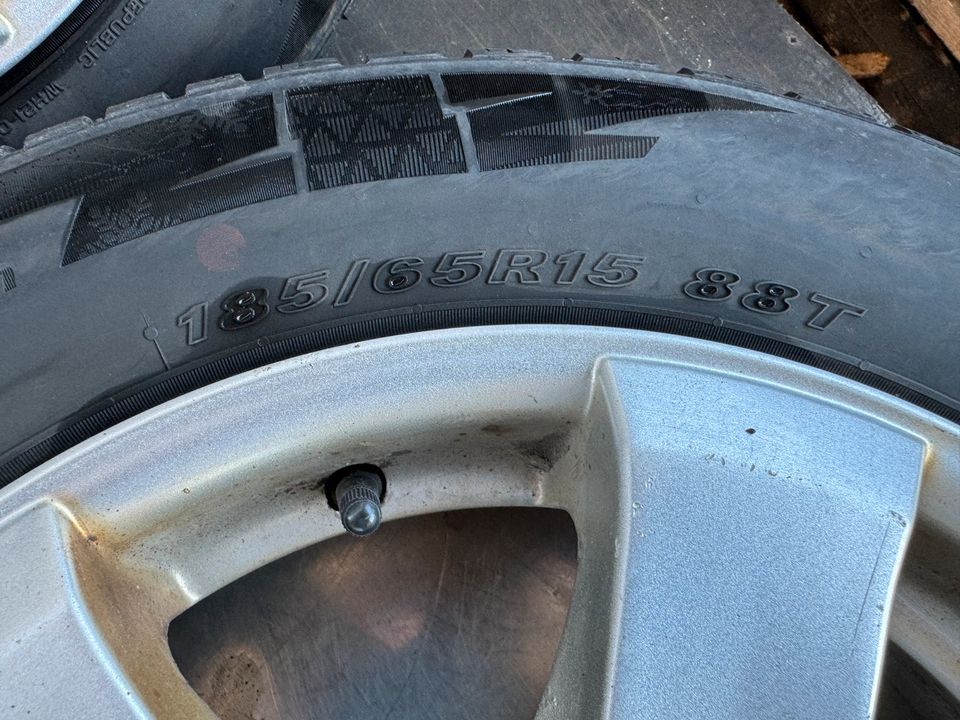 Alufelgen Opel Corsa D 185/65R15 Winterreifen Kompletträder in Wilnsdorf