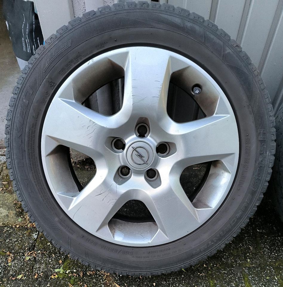 Winterreifen 205/55R16 94H Vectra C, Astra H, Designstahlfelgen in Aachen