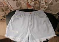 Kurze Jeansshorts C&A Clockhouse Mom High Waist wie neu Gr. 36 Niedersachsen - Delmenhorst Vorschau