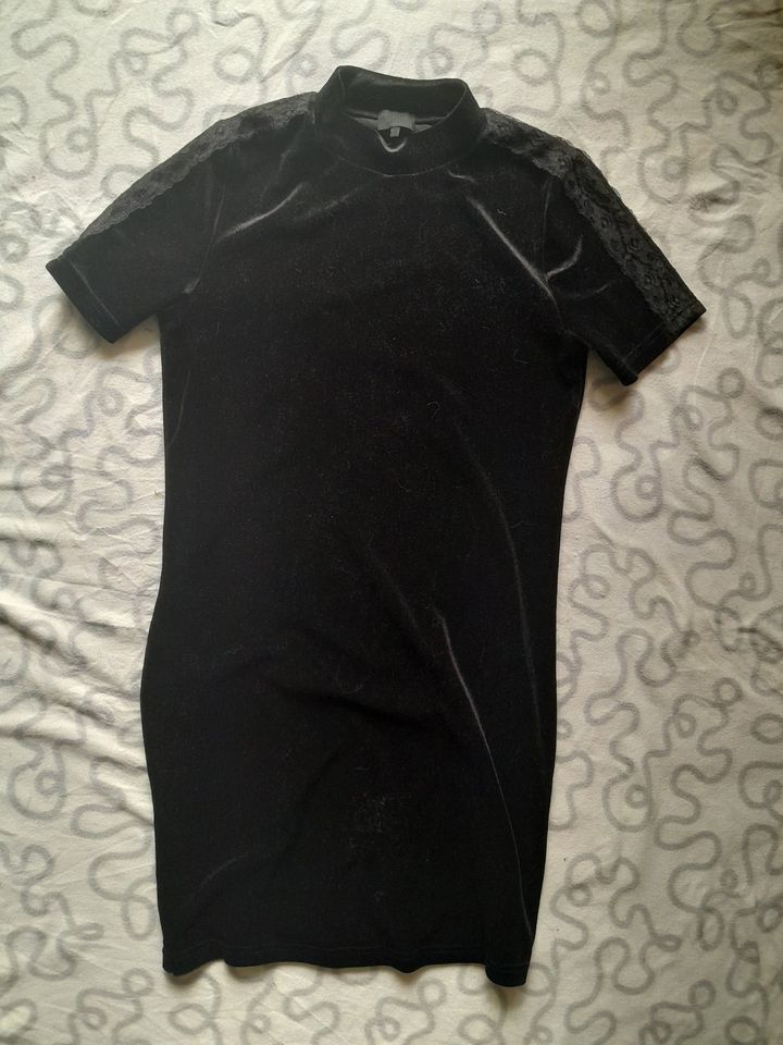 das kleine schwarze Kleid Samt Kurzarm stretch Gr S in Bottrop