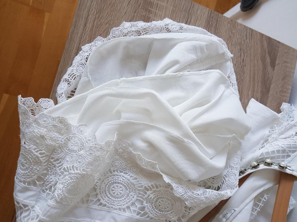 Kleid weiß Gr. 40 mit angenähter Kette, PHARDI Lochstikerei in München