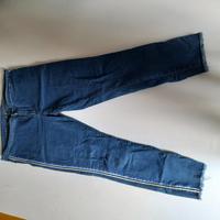 Jeans blau und schwarz Hessen - Offenbach Vorschau