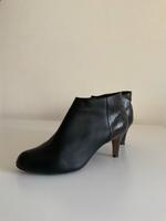 CLARKS Booties Stiefeletten Arista Flirt schwarz Gr. 42 München - Pasing-Obermenzing Vorschau