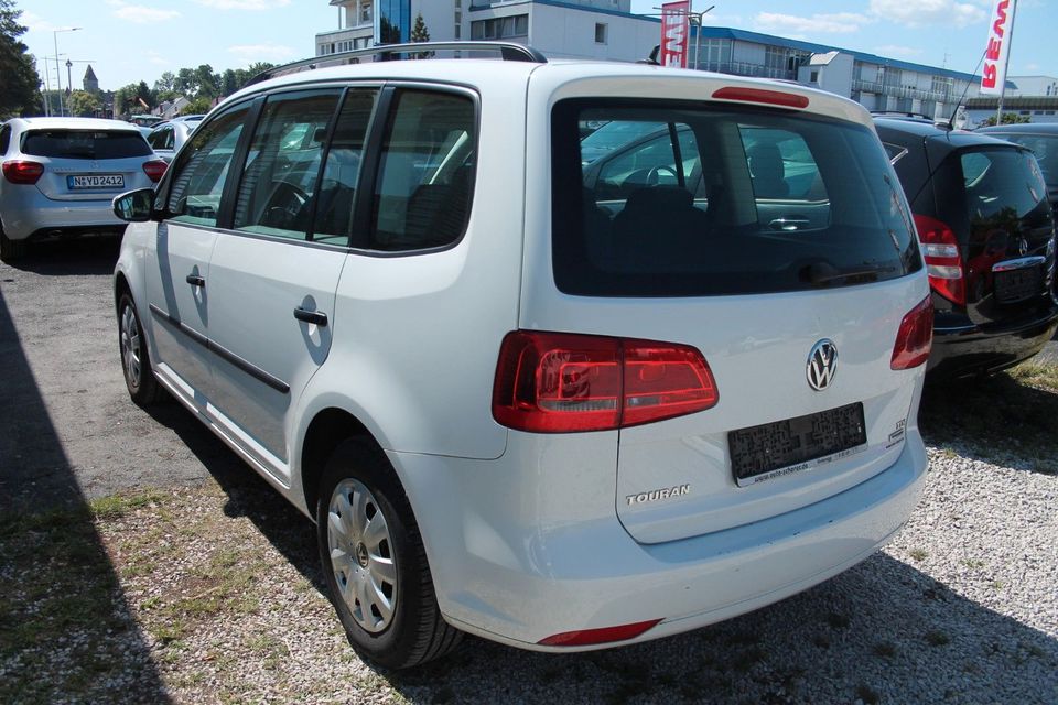 Volkswagen Touran Trendline BMT/Klimaautomatik/Tempomat in Nürnberg (Mittelfr)