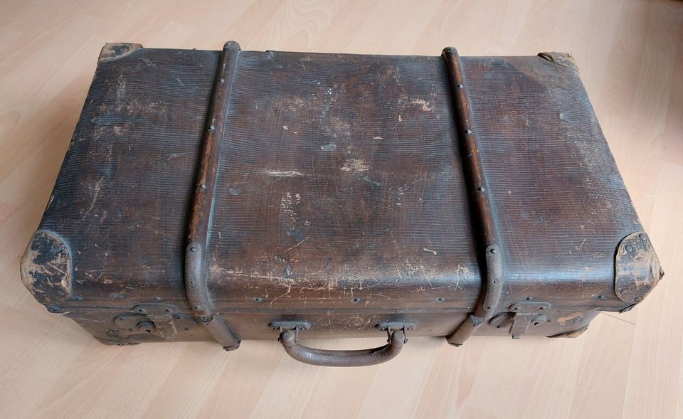 Antiker alter Koffer * Reisekoffer * Deko in Essen
