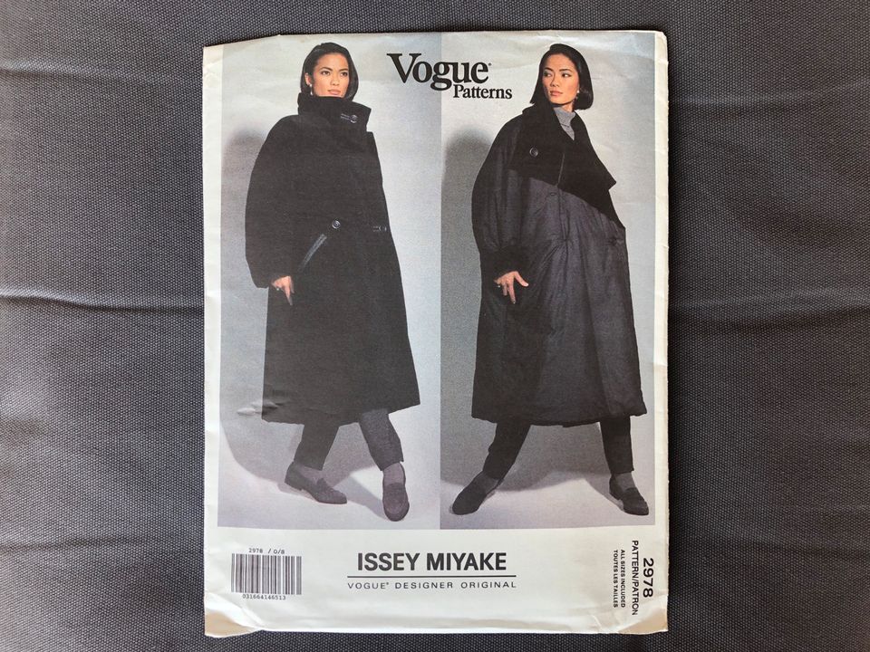 Vogue* Patterns Designer Original, 2978, ISSEY MIYAKE 1992 in Düsseldorf