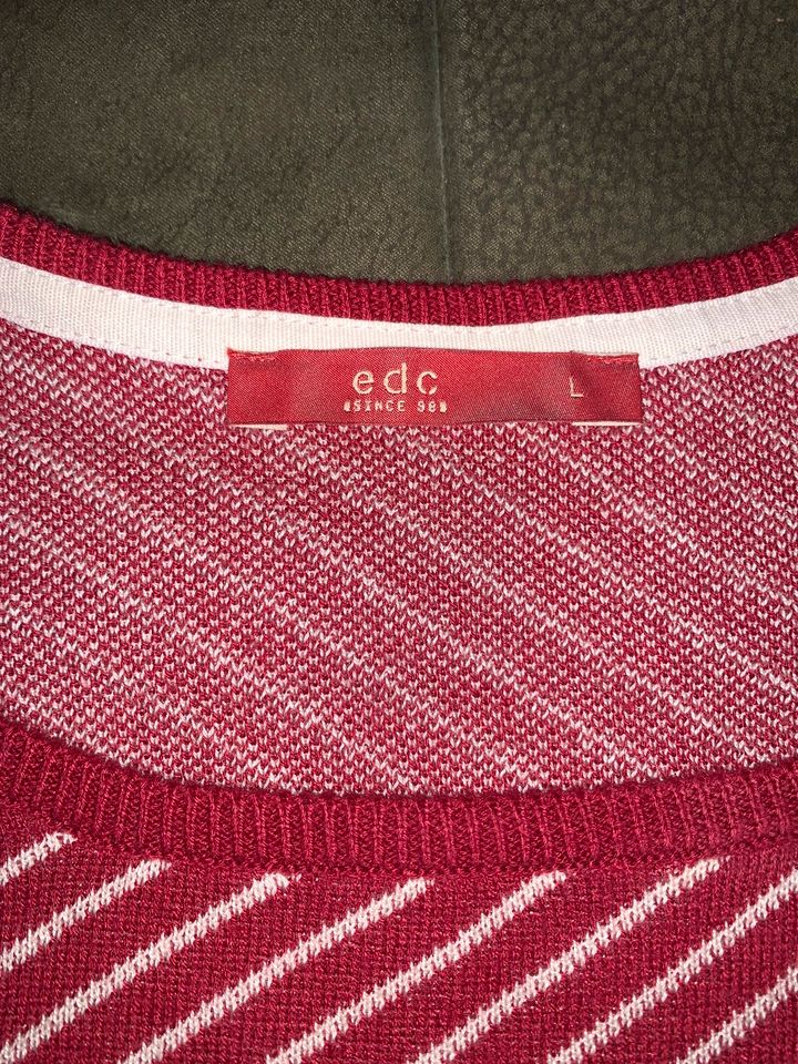 Dunkelrot gemusterter Pullover von „edc“ in Größe L in Beilrode