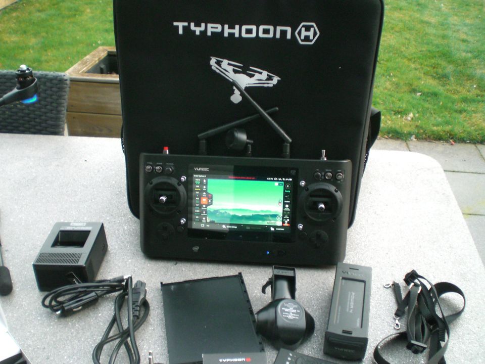 YUNEEC Typhoon H Pro mit Intel RealSense 4K CGO3+ Kamera in Selfkant
