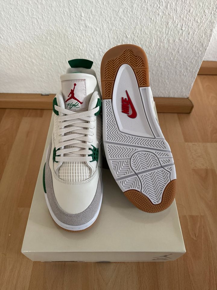 Air Jordan 4 Retro SB Pine Green in Mainz