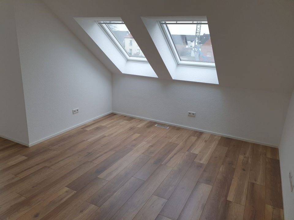 Wohnen über den Dächern - Neue Penthouse-Wohnung mit großer Loggia in Südausrichtung, 79qm in Enger